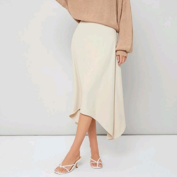 Asymmetrical Skirt - Picture 6 of 8